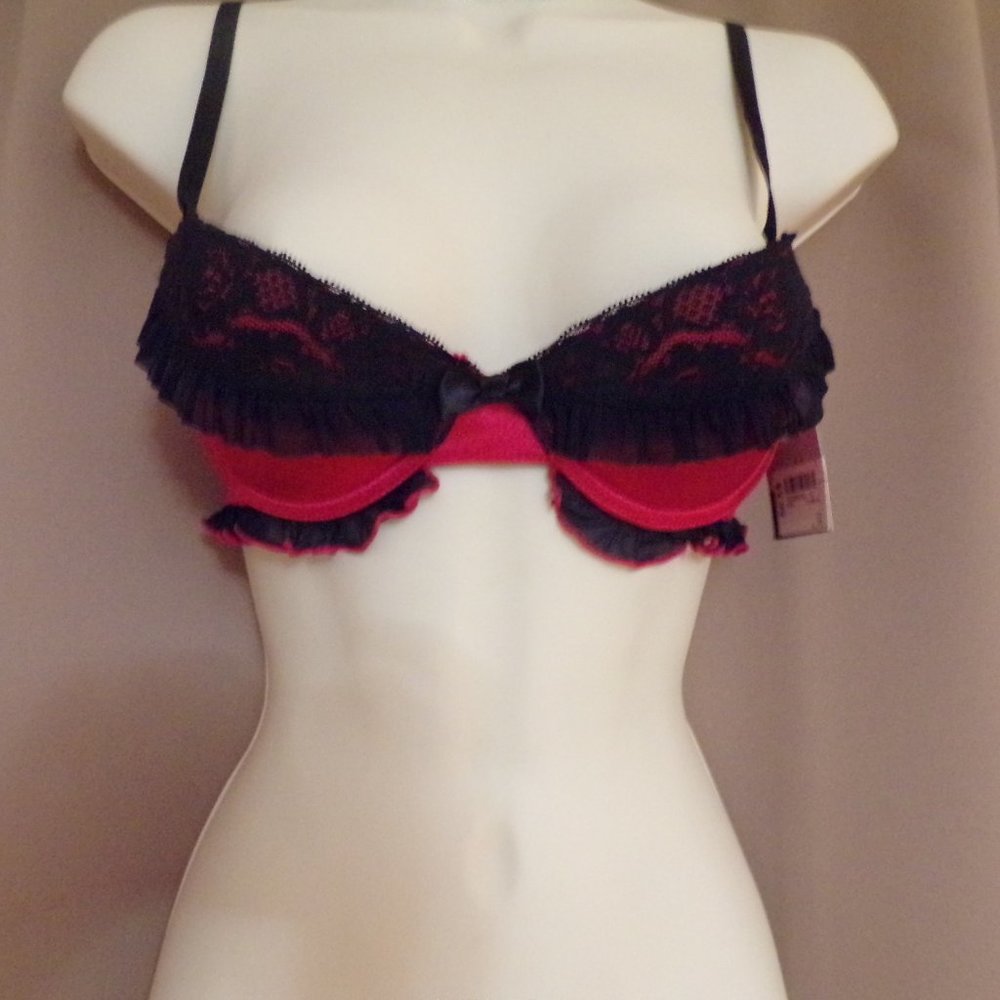 NWT Super sexy Red and Black Biatta Bra Size 36 B